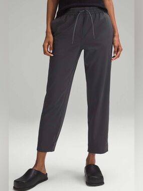 Lululemon Tapered-Leg Mid-Rise Pant 7/8 Length *Luxtreme Graphite Grey Sz Small!